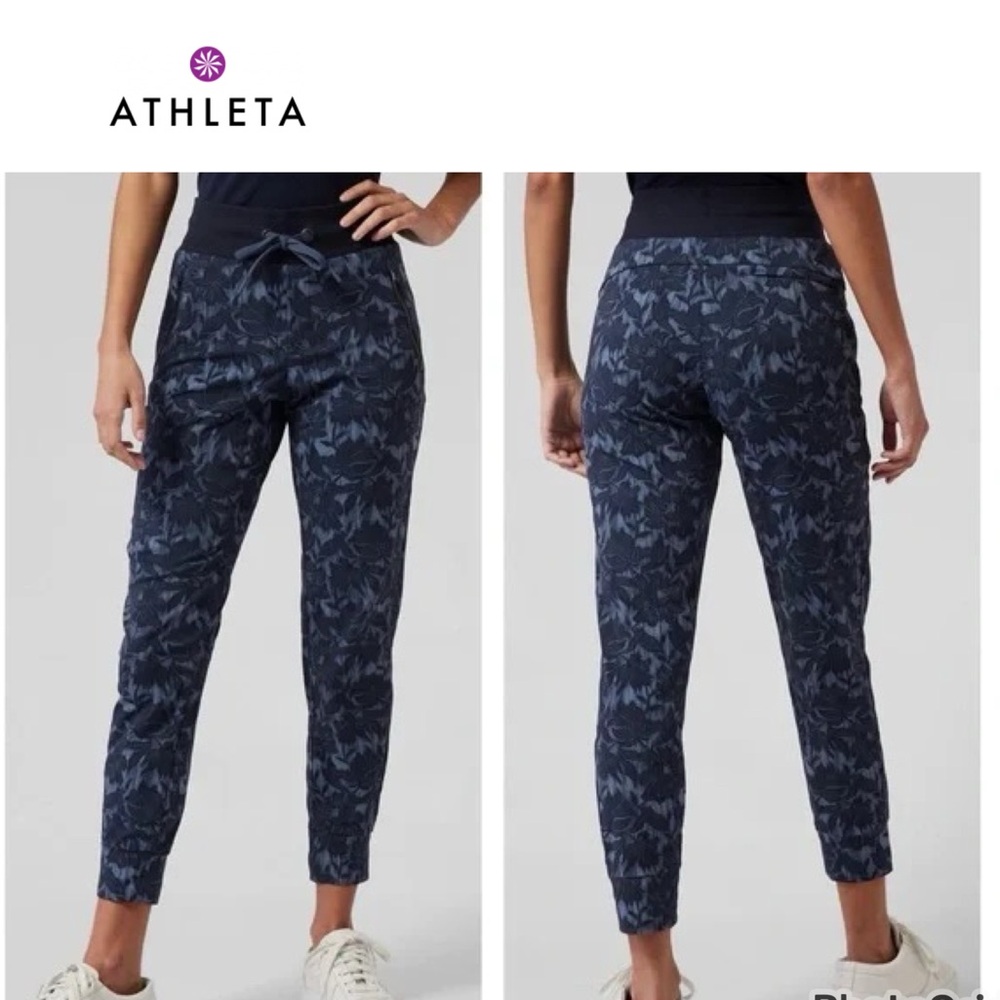 Athleta Trekkie North blue floral joggers